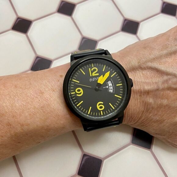 August Steiner Bold Black & Yellow Watch Leather Strap Contrast Stitching - Picture 7 of 16